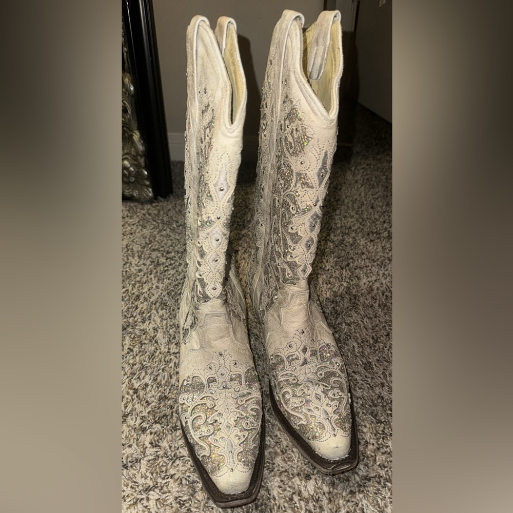 Corral white/silver cowboy boots